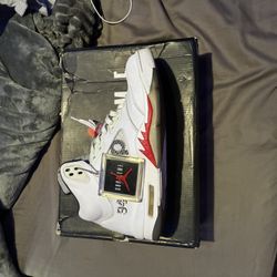 Jordan 5 White Supremes