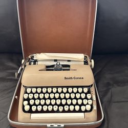 Antique Smith- Corona Typewriter & Case 