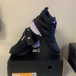 Sorel Women’s Out N About Puffy Waterproof Boot Sz 8.            Ex