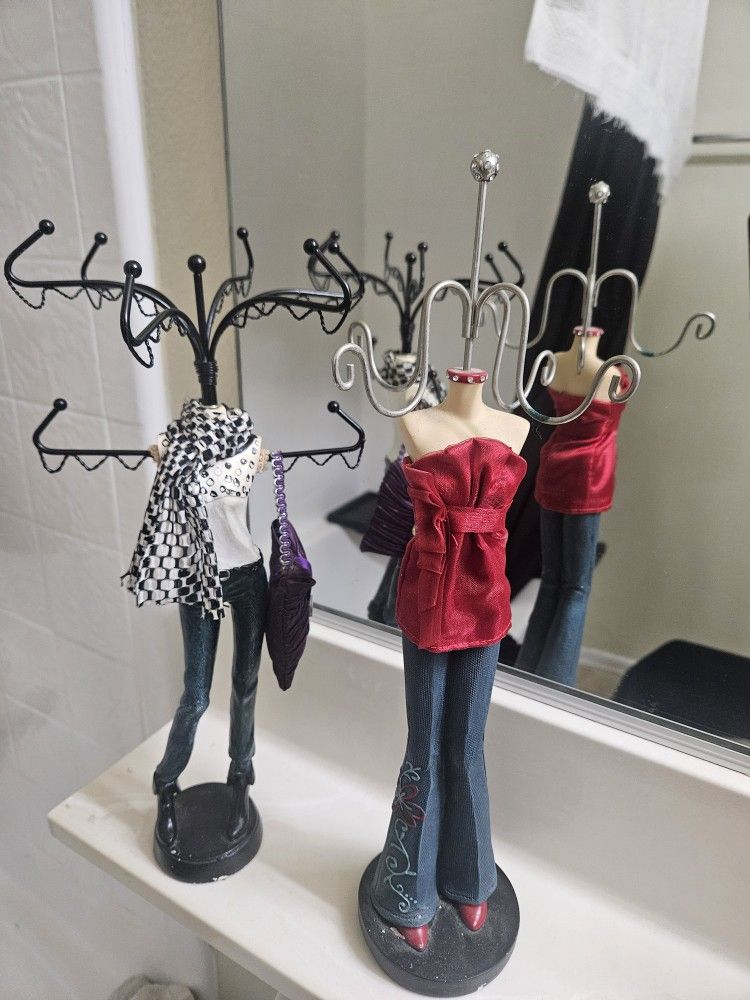 DECORATIVE JEWELERY STANDS