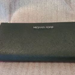 Women wallet Micheal kors
