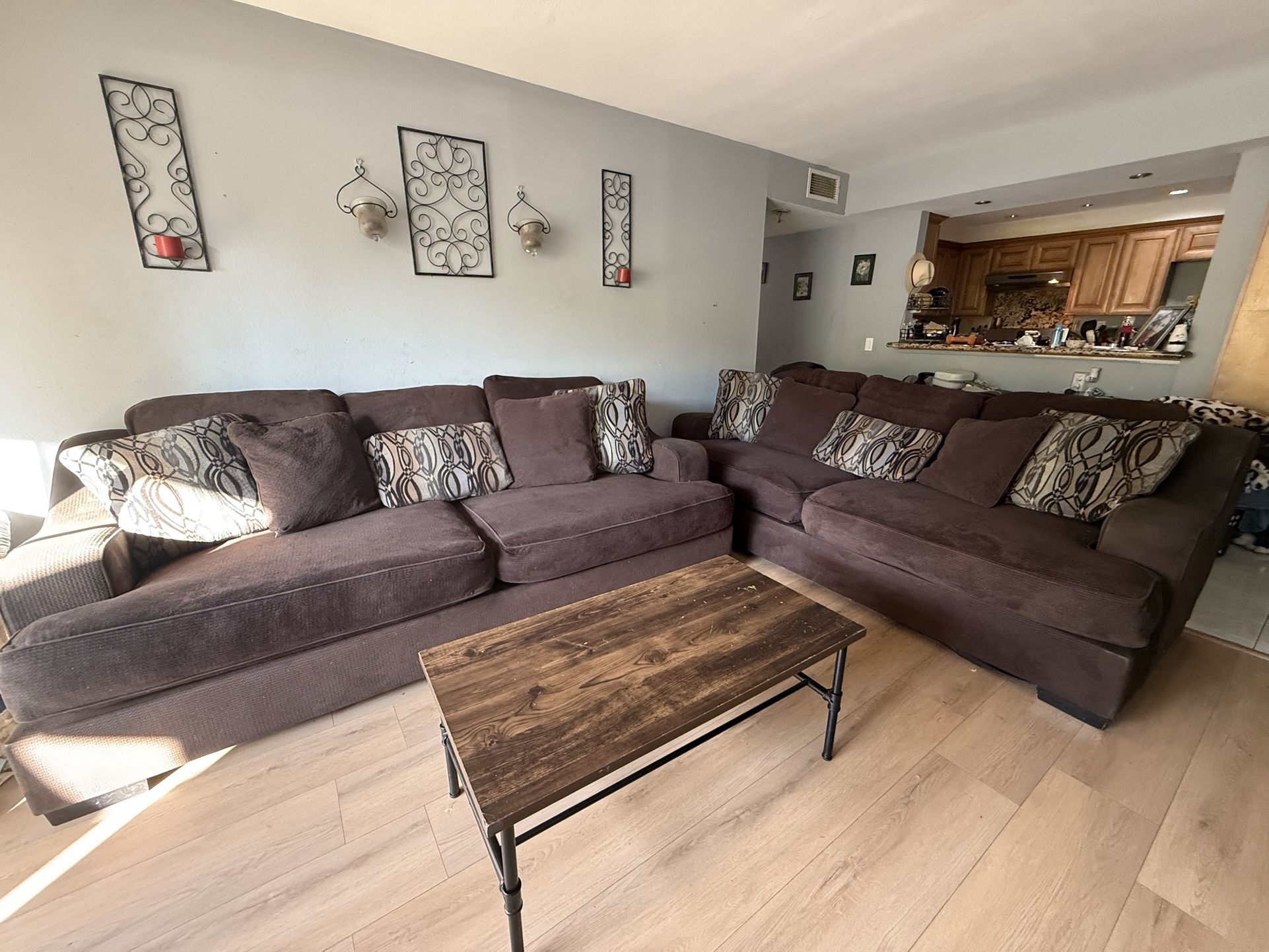 Comfy Couches!! 🤎🤎