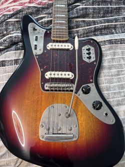 Squier Classic Vibe '70s Jaguar 3-Color Sunburst