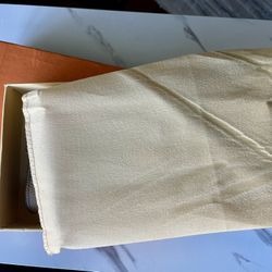 Brown monogram long wallet w/press style gold closure – like new