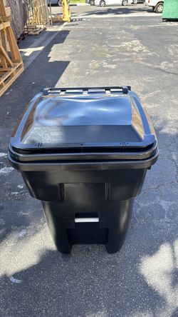 95 Gallon Uline Trashcan