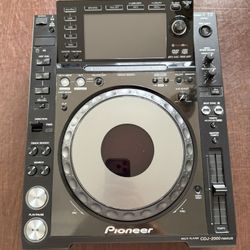 Pioneer CDJ 2000 Nexus