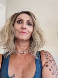 Wigs Ash Blonde Brown Roots Short 