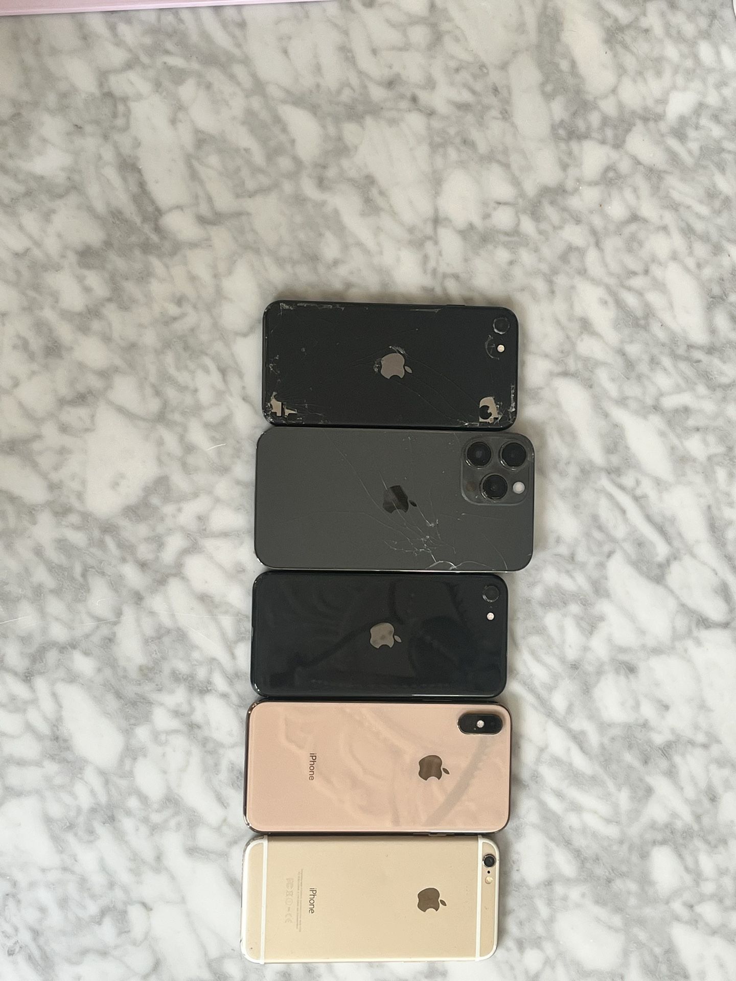 5 iPhones 13 Pro Max, 2x SE 2020, iPhone XR, iPhone 6s