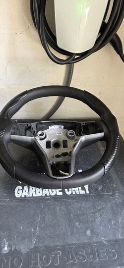 New OEM model Y steering wheel and car mats 