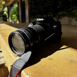 Canon Eos Rebel T7 With 75-300 Mm Lens 