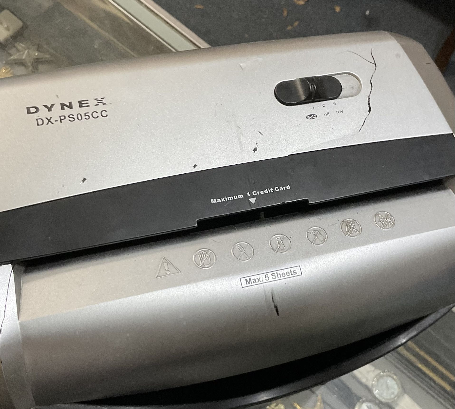 Dynex Dx-PS05CC Paper Shredder