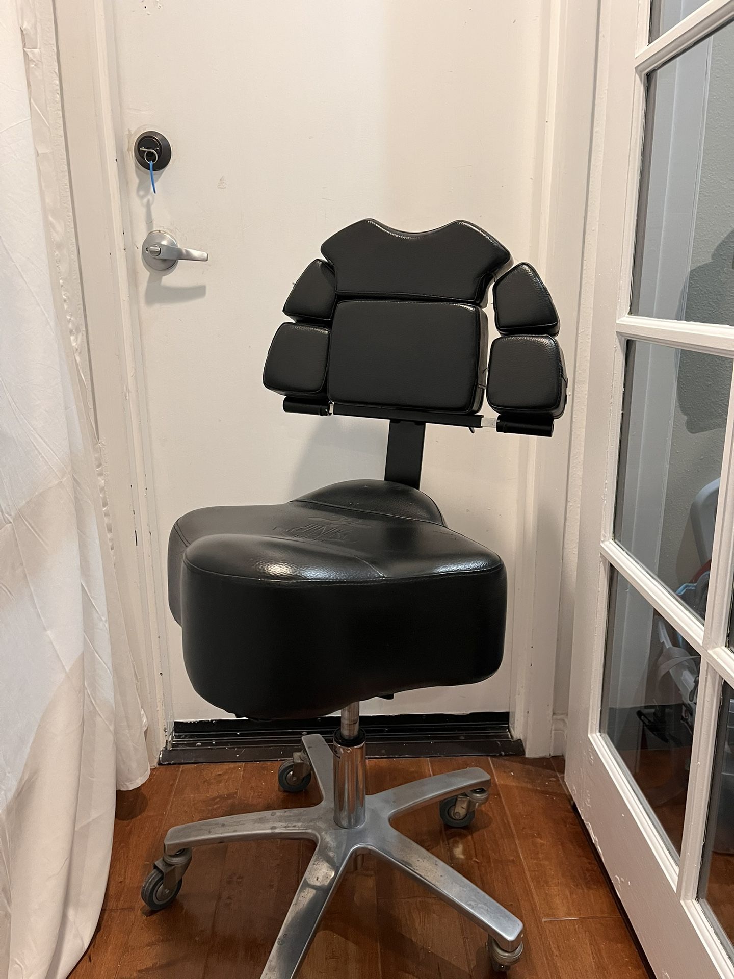 Inkstool Ergonomic Artist Chair stool