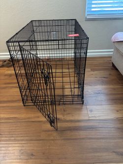 Dog Cage Excellent Condition L36inW22in H24in