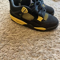 Jordan 4s Black And Yellow Size 9.5 