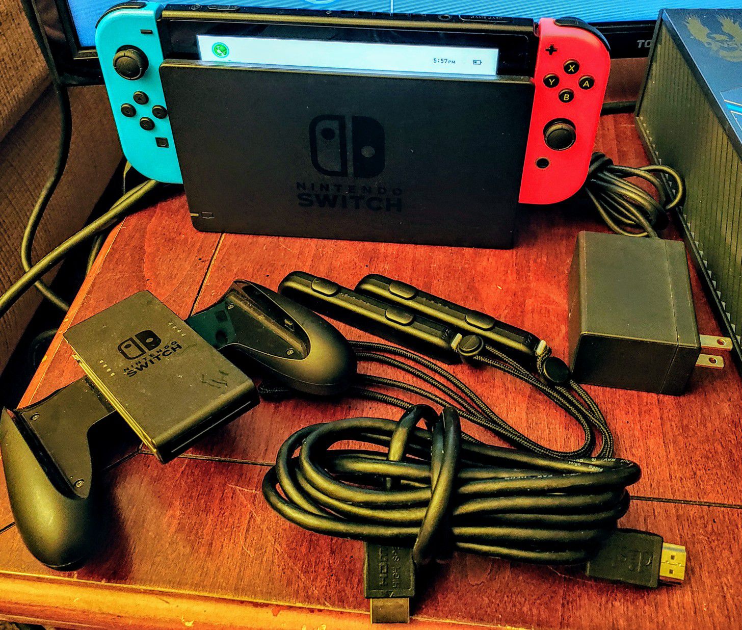 NINTENDO SWITCH NEON BLUE & RED FIRST WAVE MODEL#XAW100 COMPLETE SET UP EXCELLENT CONDITION 100%💥💥