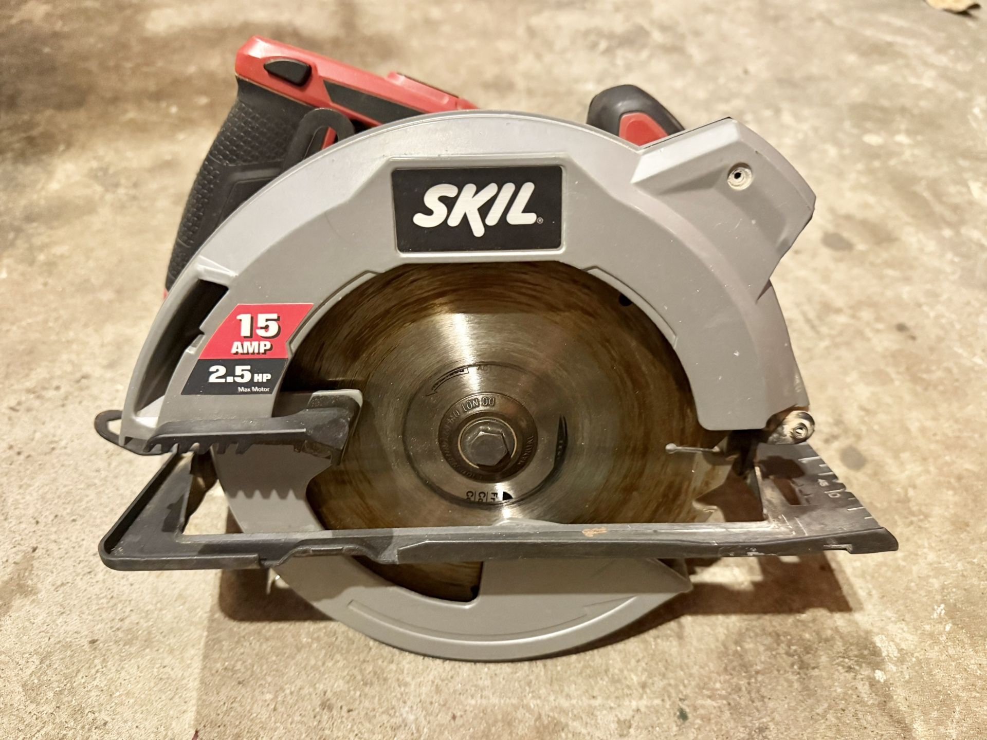 Skil 15 AMP 2.5 HP Circular Saw Corded
