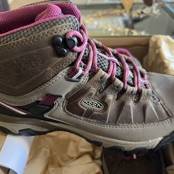 KEEN targhee III mid waterproof women’s  hiking Boots