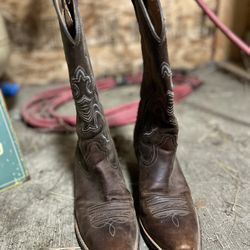 Women’s Ariat boots