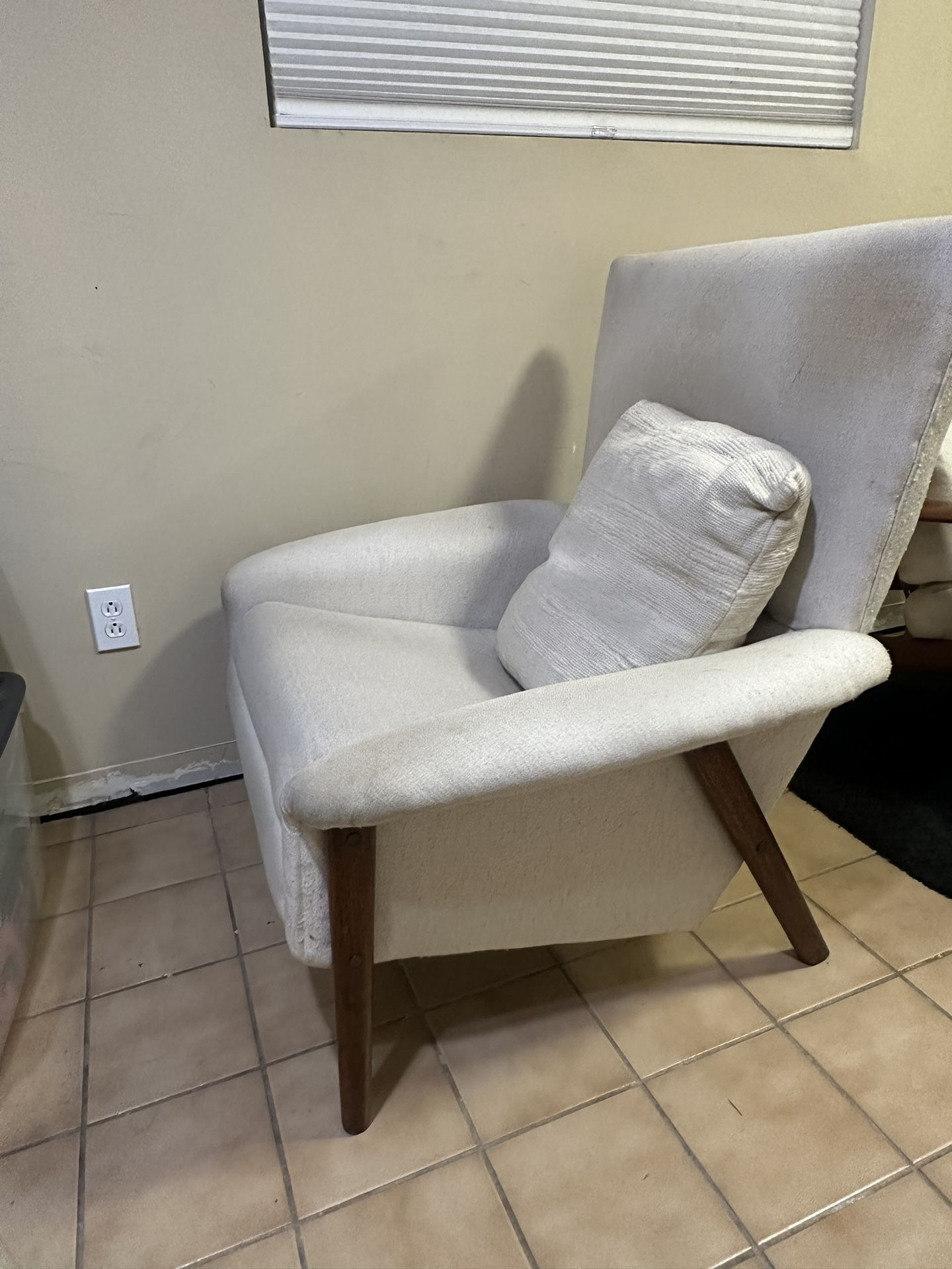 Mid Century Modern White Chair With Matching Ottoman