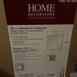 mirror/medicine cabinet/ Botiquín