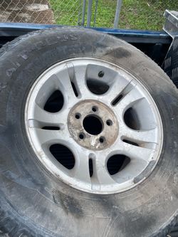 Ford ranger Two pairs of rims and tires