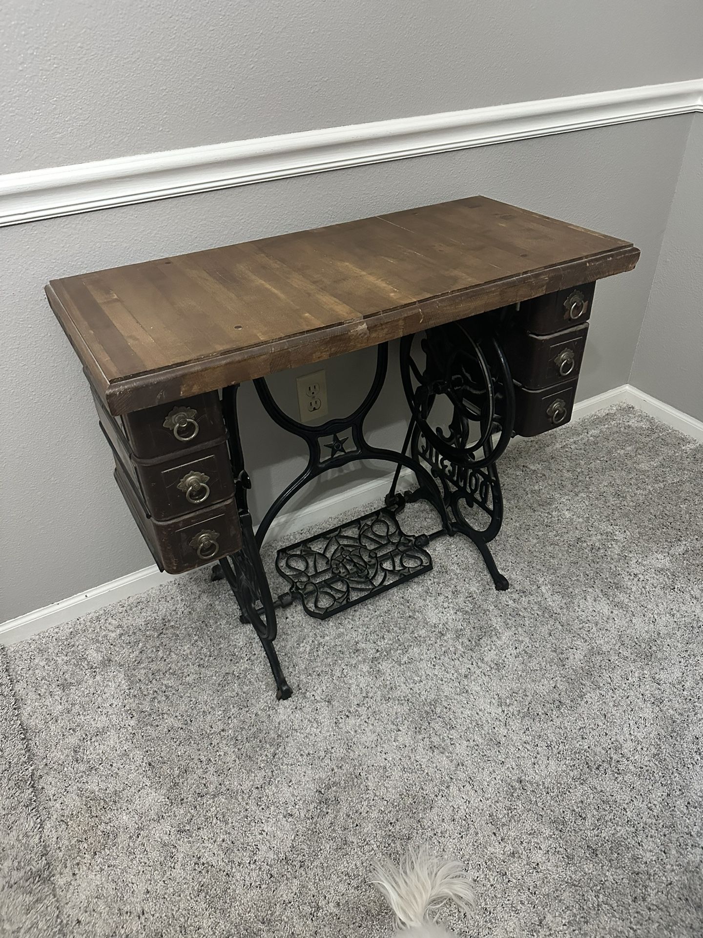 Vintage Sewing Machine Cabinet/ Table