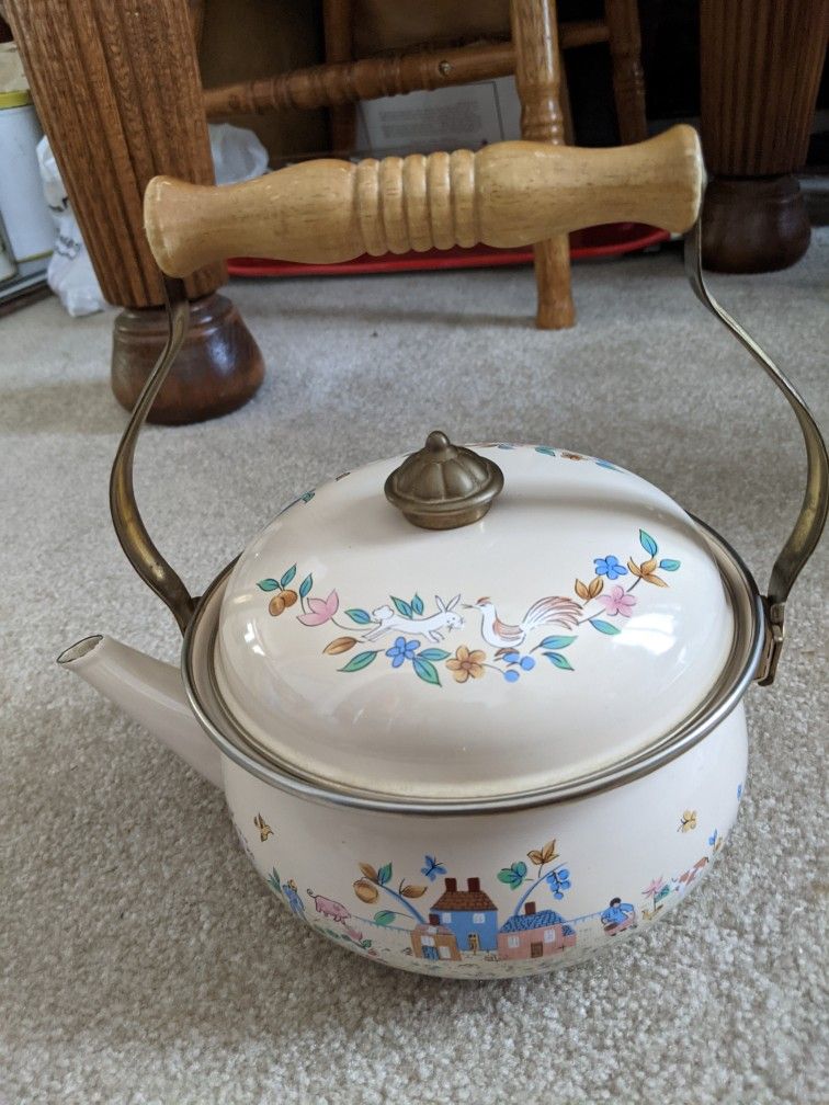 Vintage NEWCORE "Heirloom" Tea Kettle