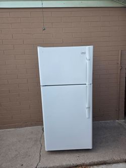 Haier Top-Freezer Refrigerator White