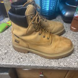 Timberlands boots size 10m.  steel toe. Good condition for men