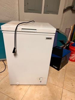 FREE.  Igloo 2.8 cubic feet freezer