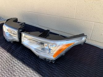 GMC Acadia Headlight 2017-2019, with LED DRL, GMC Acadia Headlamp,, OEM ORIGINAL GMC LIGHT, has a missing tab, DRIVER SIDE ONLY
