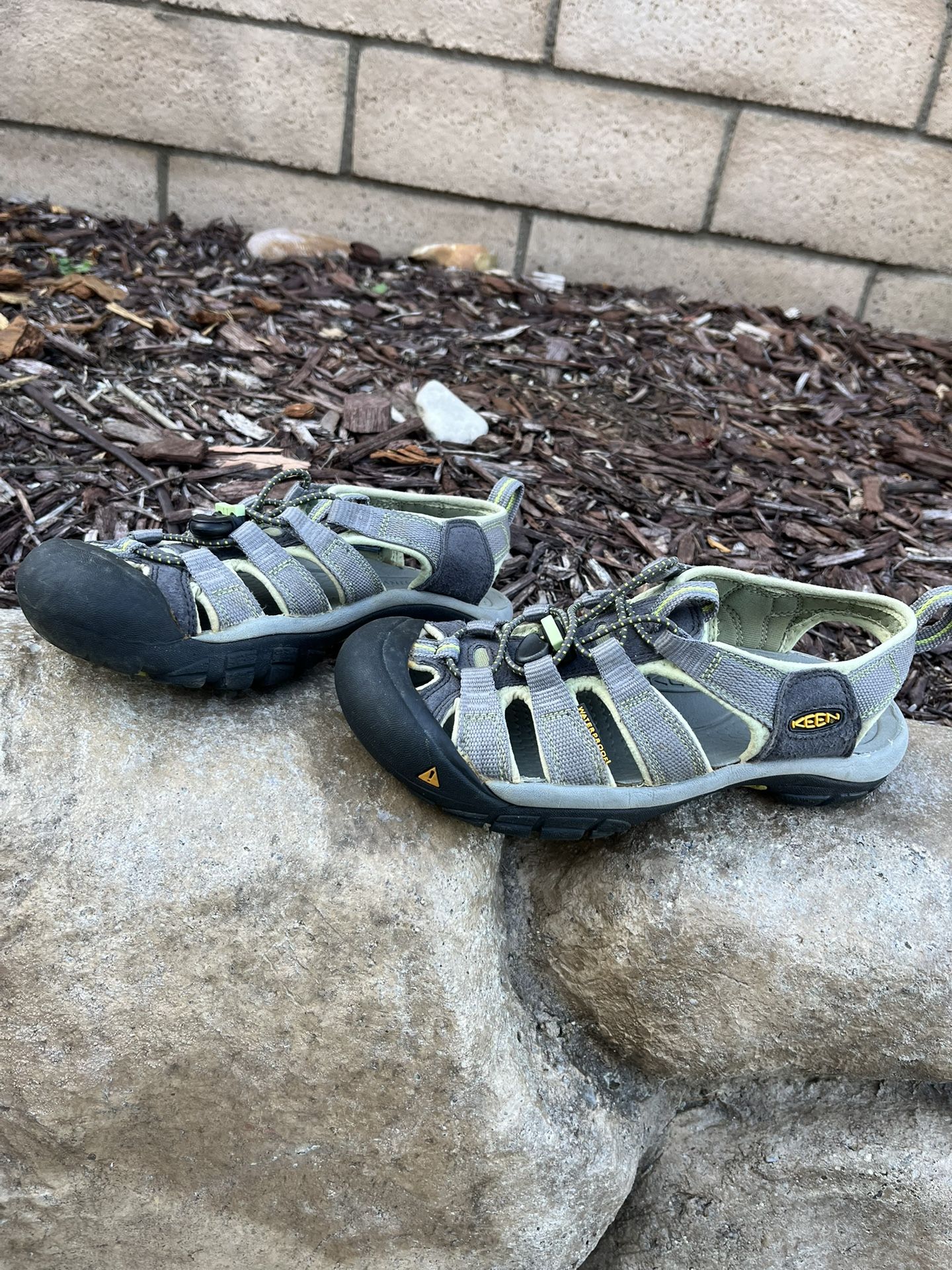 KEEN sandals - Great Condition