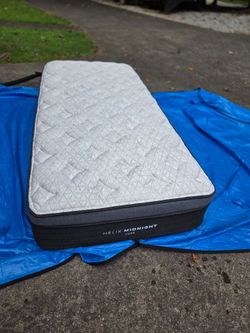 Helix midnight luxe twin xl mattress