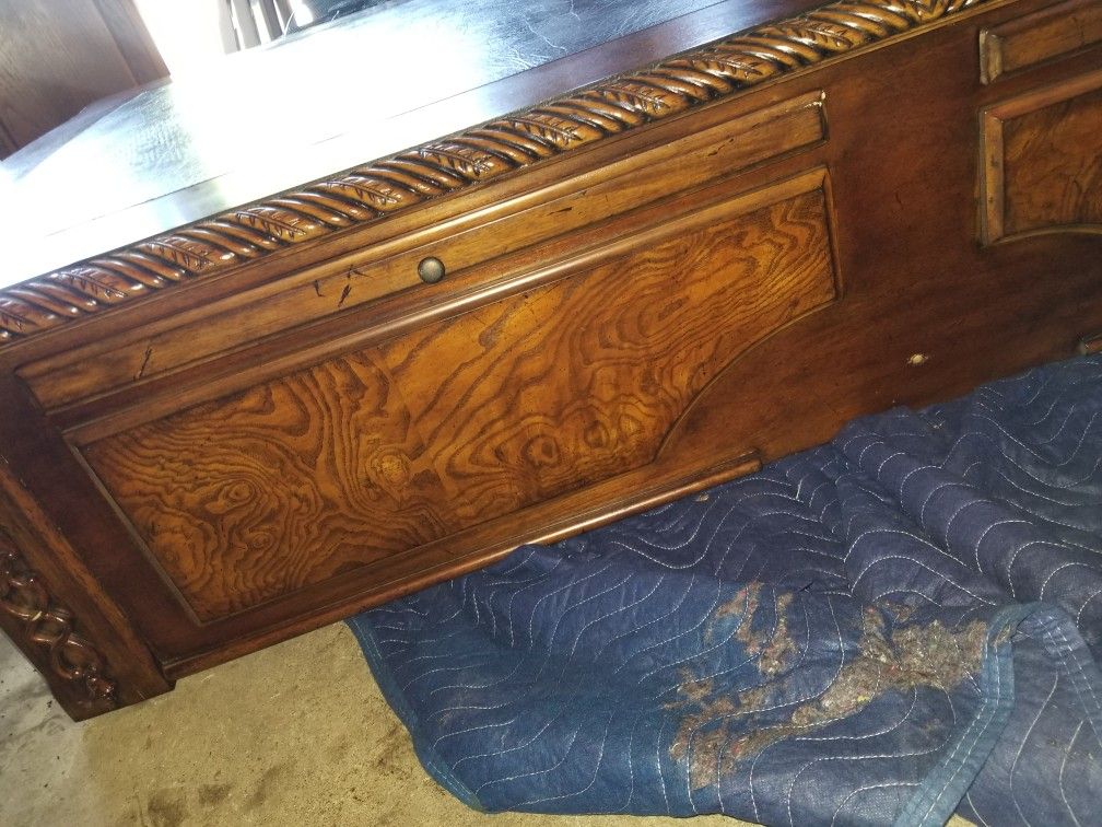 Beautiful desk professional look