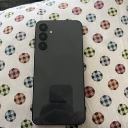 Samsung phone with nice phone case. read description