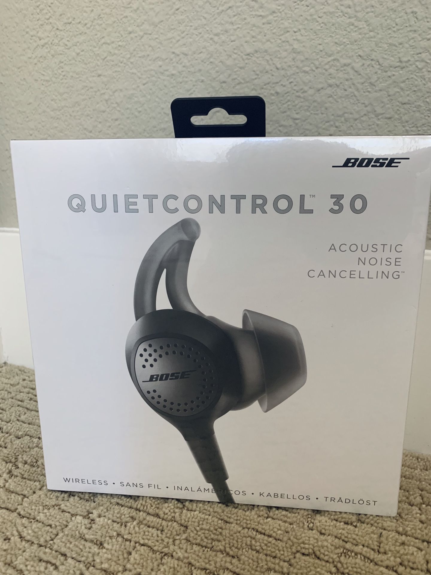 *NEW* Bose QuietControl 30 wireless headphones