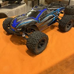 Traxxas VXL Rustler 4x4 RC Truck