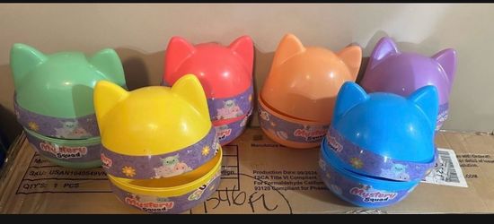 Official Squishmallows Capsule