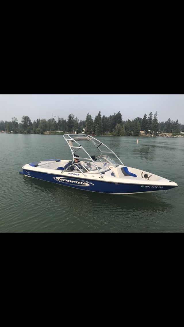 2004 Moomba outback