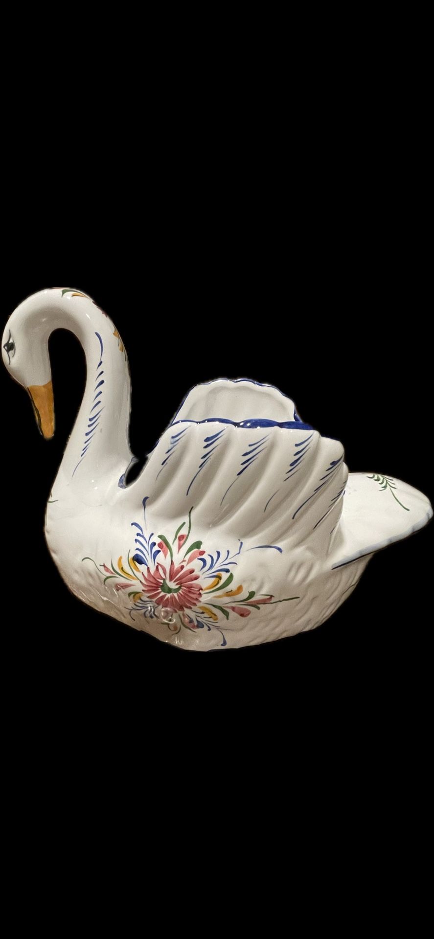 Vintage ceramic swan pottery