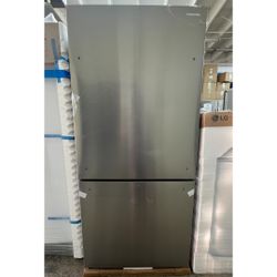🔥Sale🔥 Hisense 17.2-cu ft Counter Depth Refrigerator 32-in Wide Bottom-Freezer ( Stainless Steel )