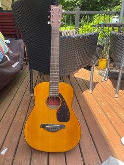 Yamaha FG Junior guitar