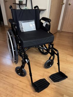 Invacare Tracer SX5 Wheelchair ( Barely Used )