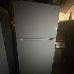Frigidaire Refrigerator 