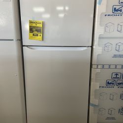 TOP AND BOTTOM REFRIGERATOR 