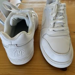 All White Nike Men’s shoes Size 10