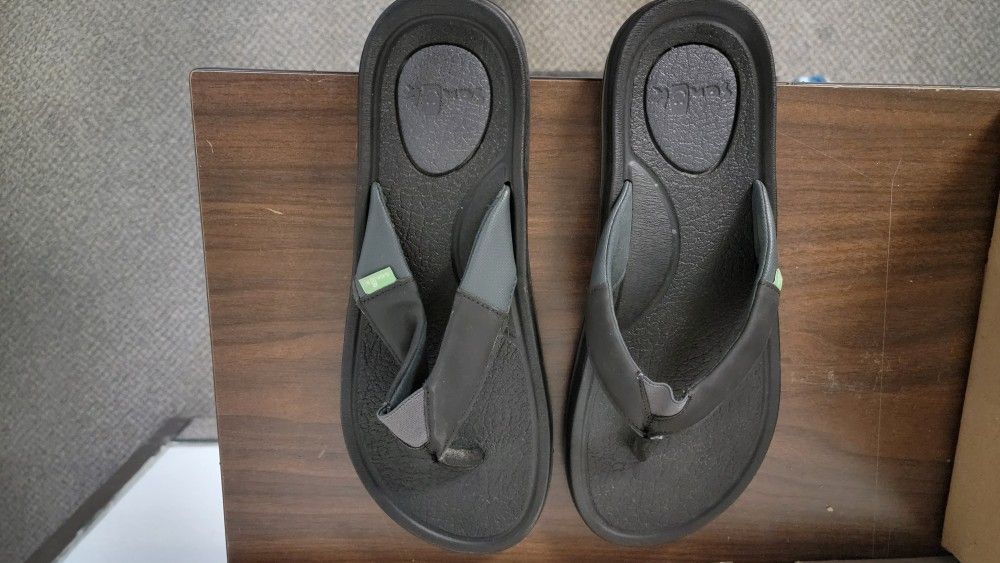 Sanuk Mens Sandals, P/N 1099396, Brand New!