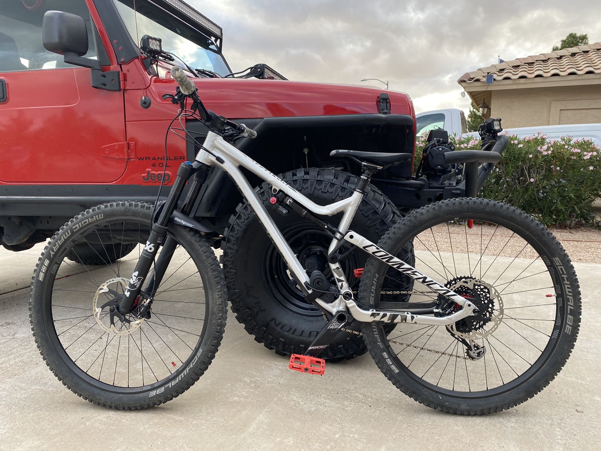 2019 Commencal Meta Am 29er Mountain Bike (specialized/Santa Cruz/giant/trek)