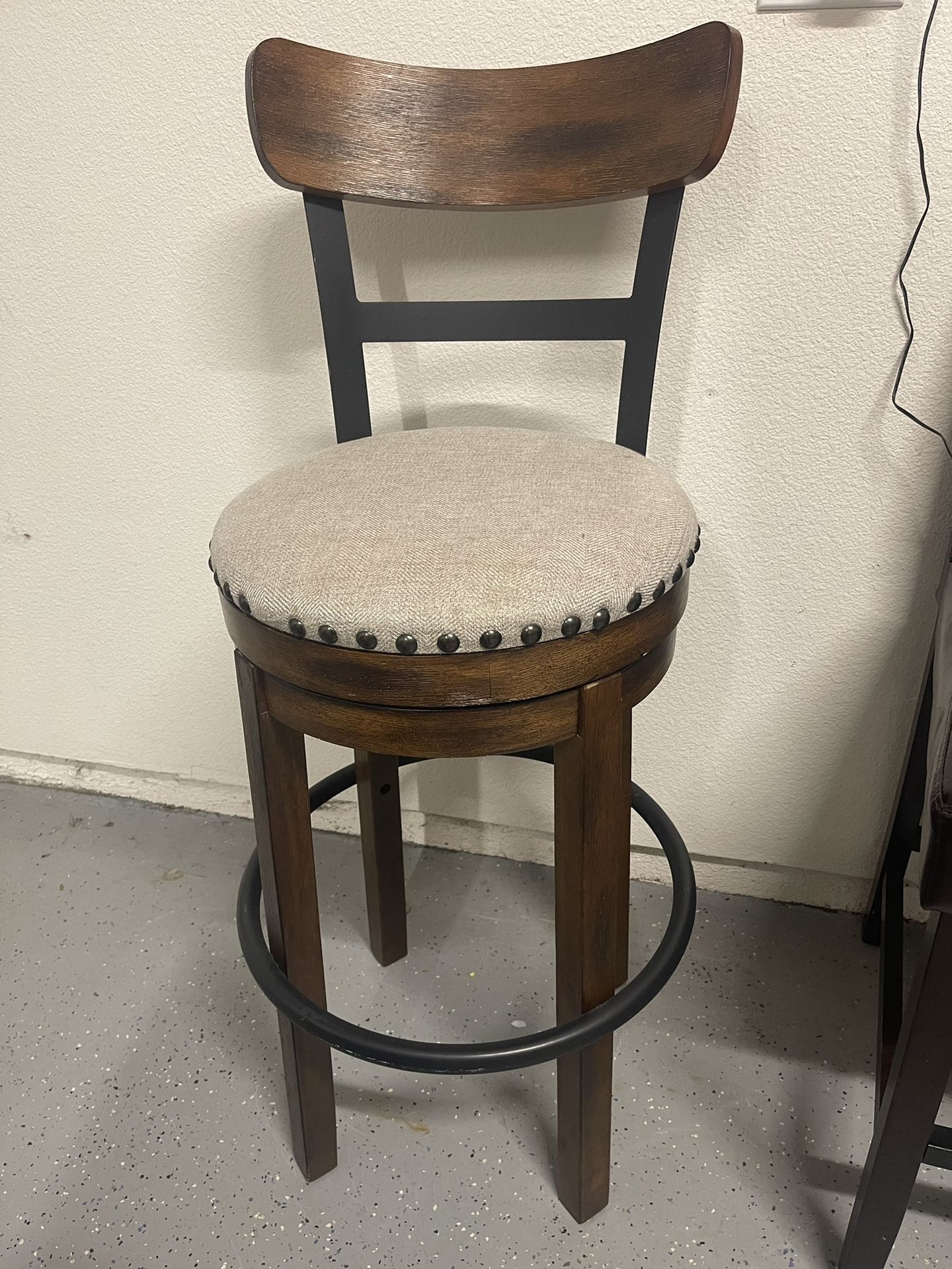 2 Bar Stools