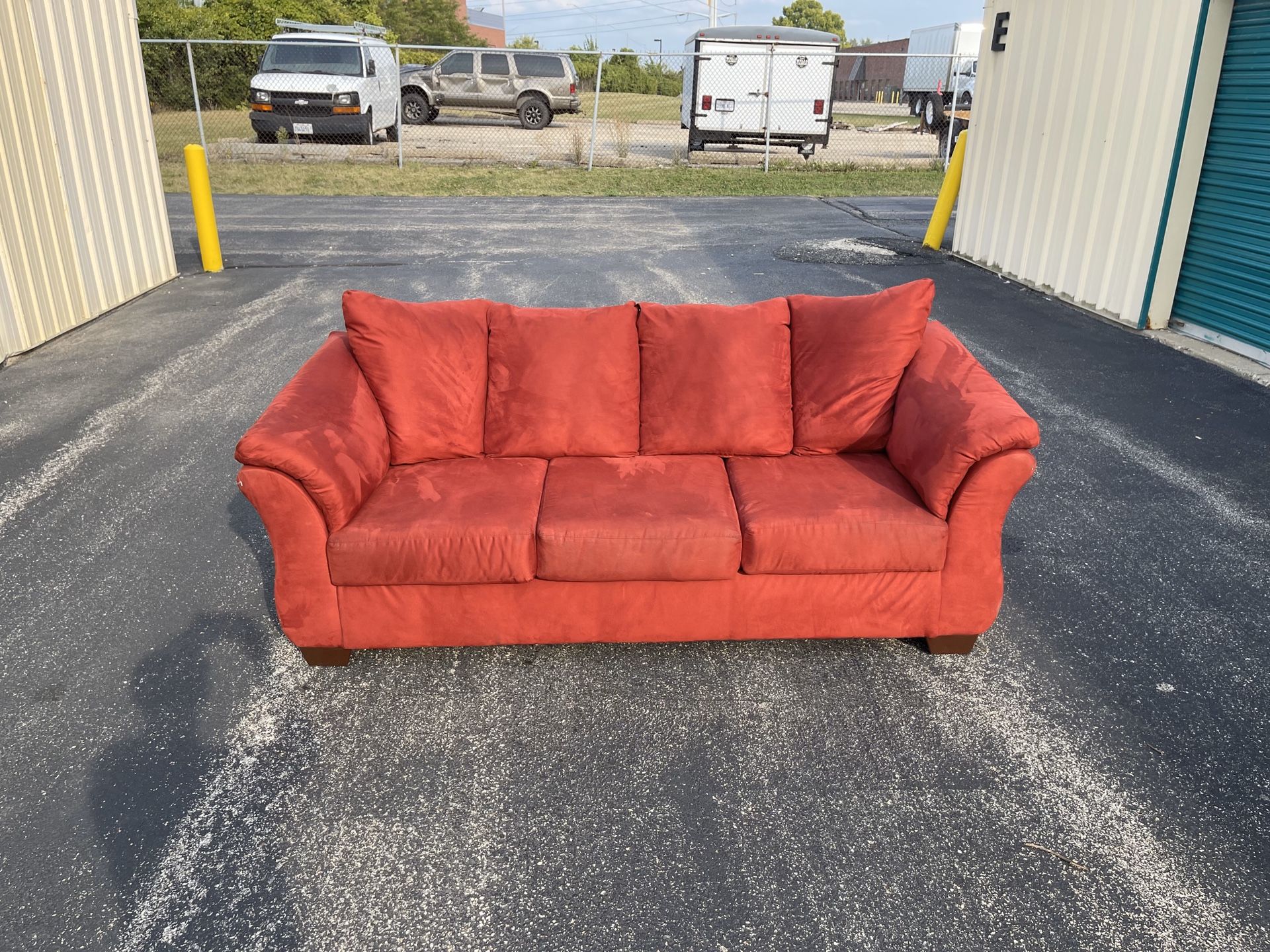 Red Couch (Easy Pickup)